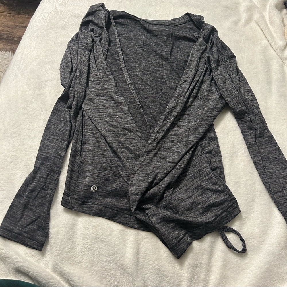 LULULEMON- Tie-Up Grey Shirt